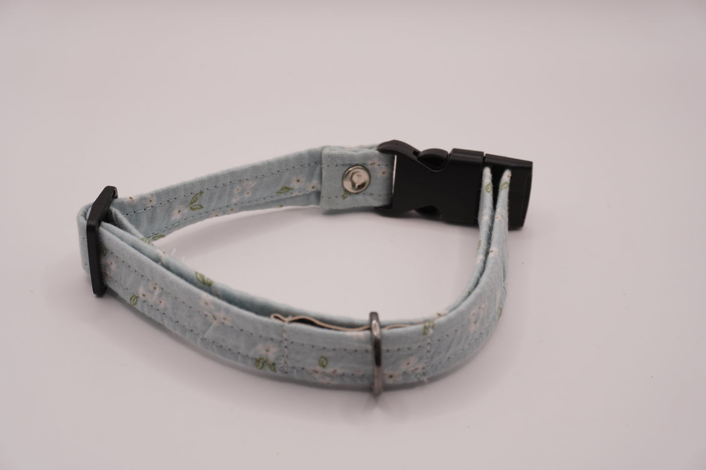 Collier Blue