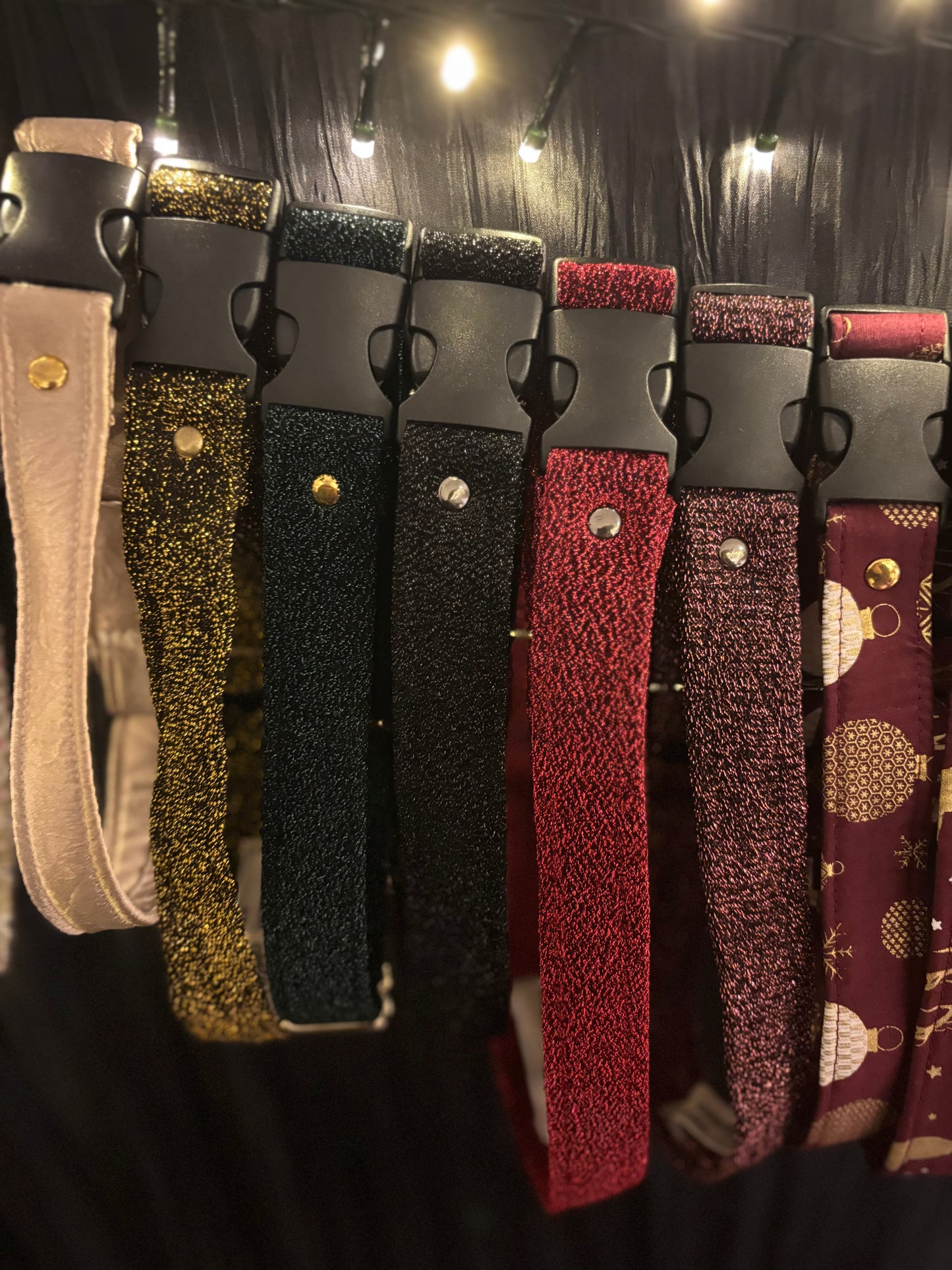 Collier pailleté doré